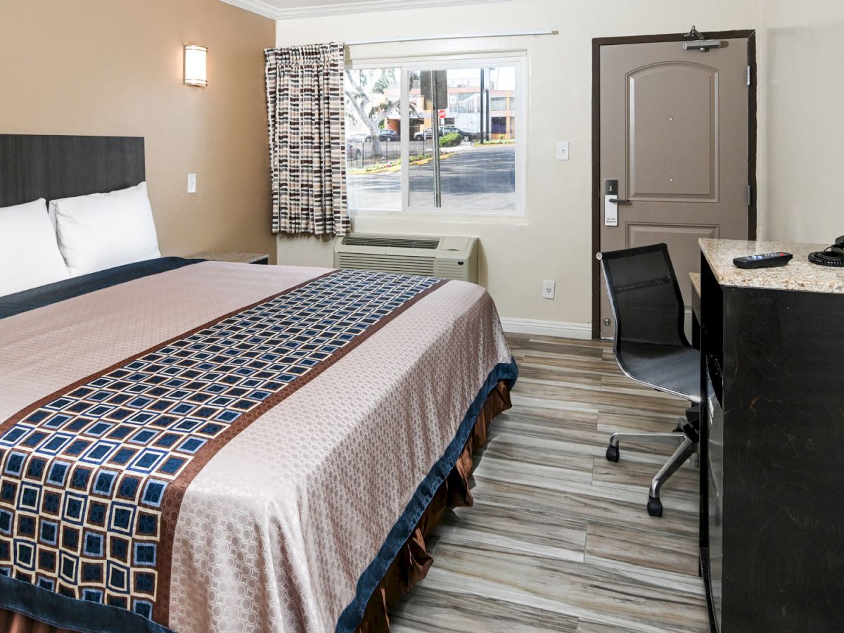 Sea Rock Inn - Long Beach