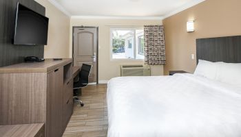 Sea Rock Inn - Long Beach