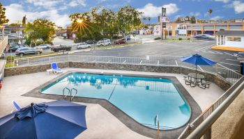 Sea Rock Inn - Long Beach