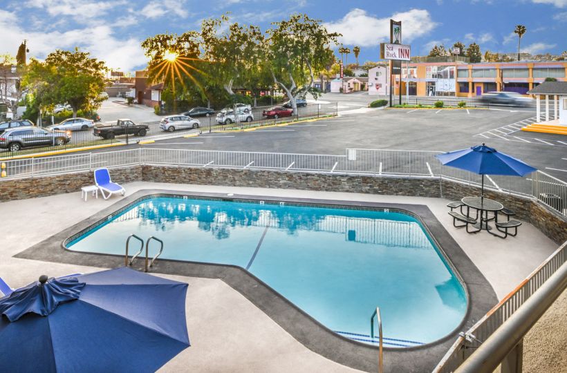 Sea Rock Inn - Long Beach